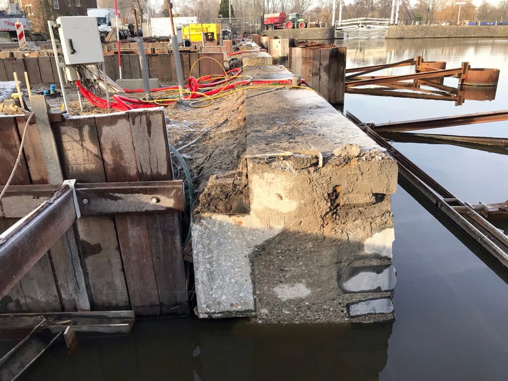 Quay wall in parts