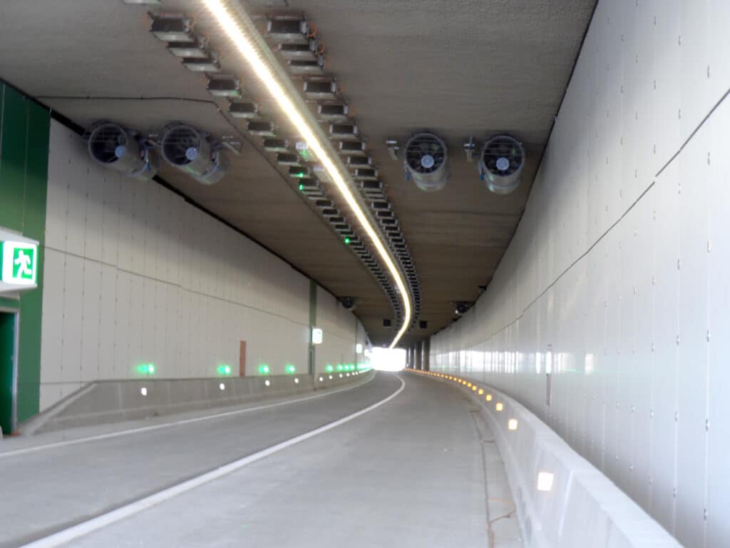 R11 tunnel
