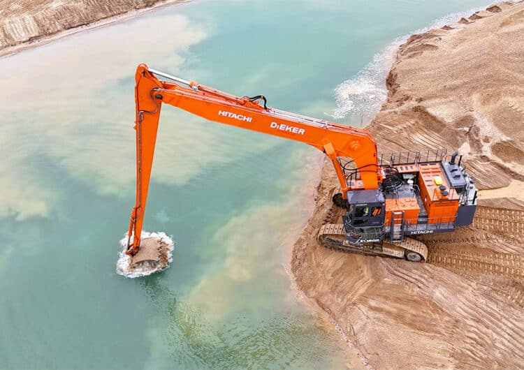 Hitachi levert met 150-tons EX1200-7 graafgigant aan Dieker Overslag 1