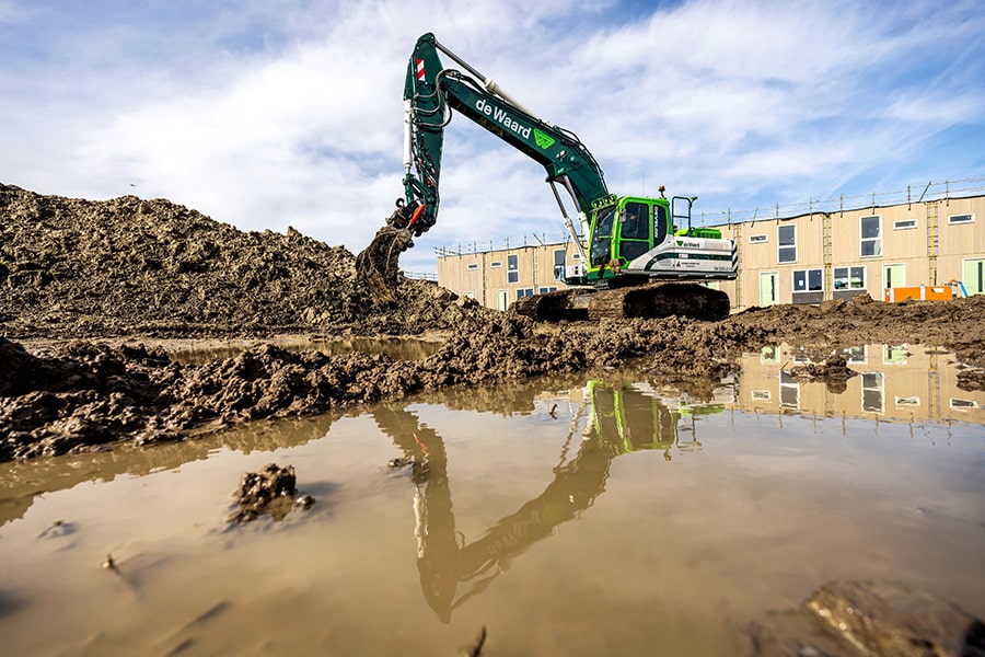 Douwe Hoekstra breidt vloot uit met 26-tons Develon DX255LC-7