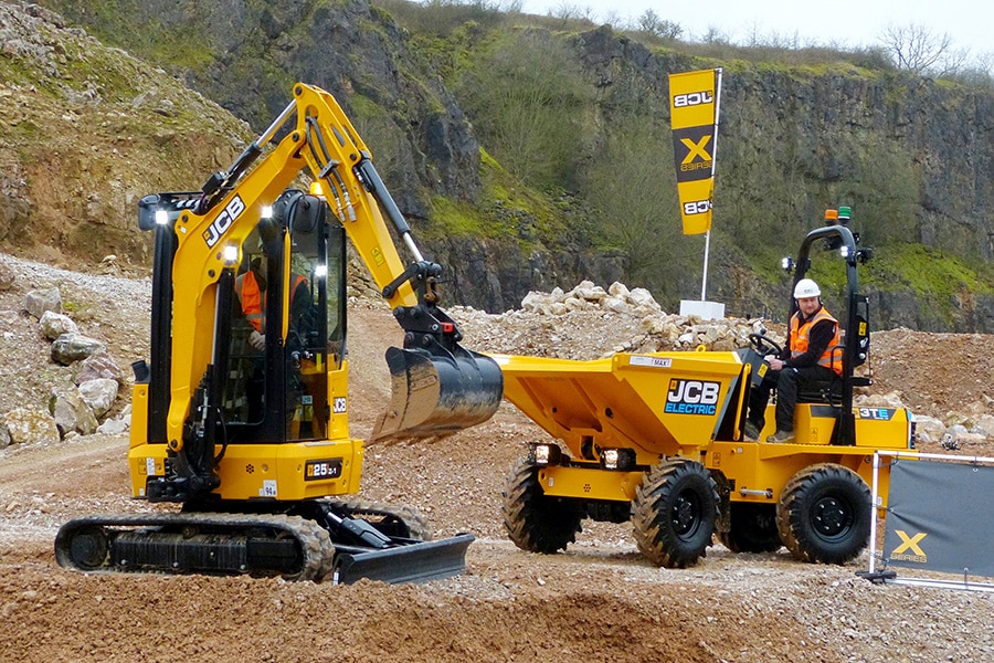 Minigraver en elektrische 3 tons dumper
