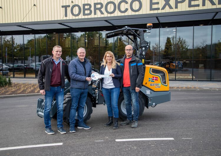 1.HANDOVER OF 1.000TH ELECTRIC WHEEL LOADER