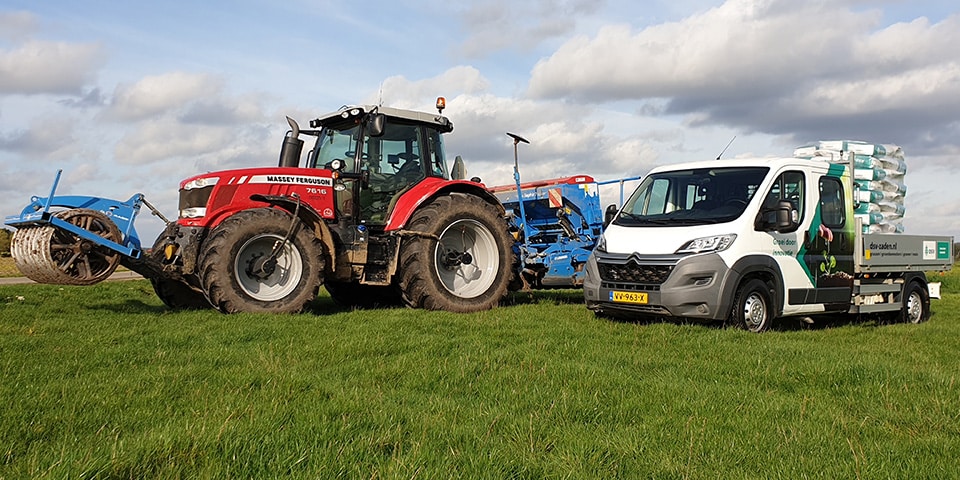 DSV zaden sponsort graszaad voor herstel Malieveld na boerenprotest.