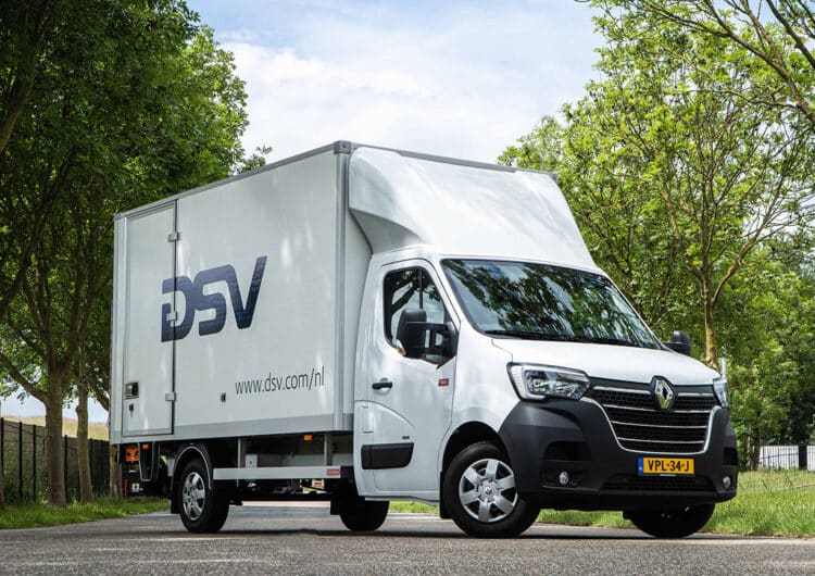 DSV zet stappen in duurzaamheid met eerste Renault Trucks E-Tech Master chassis cabine 3