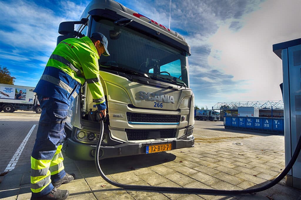 BAT investeert in volledig elektrische (BEV) Scania’s voor huisvuilinzameling in de gemeente Tilburg.