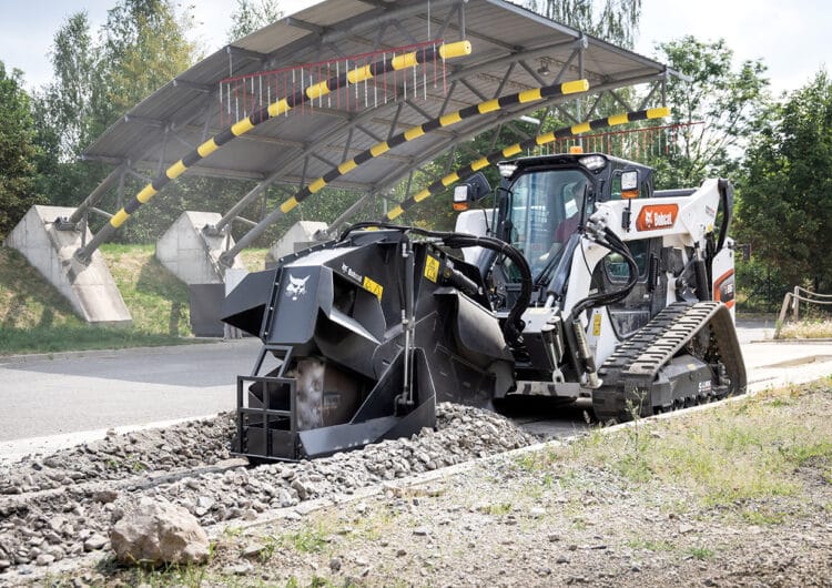 Bobcat T86 R series track loader 1