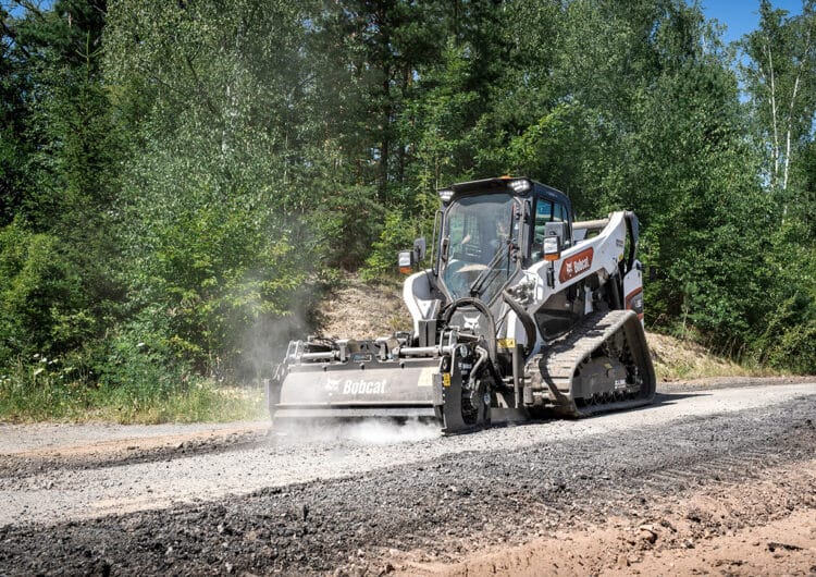 Bobcat T86 R series track loader 3small