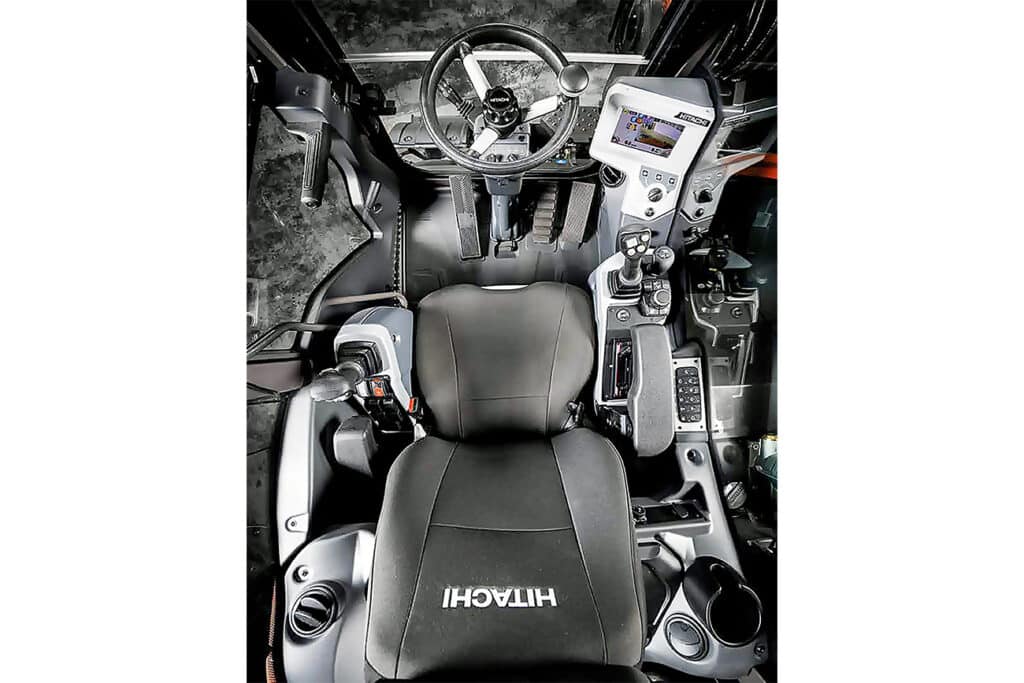 HITACHI ZX95W 7 cabine interieur