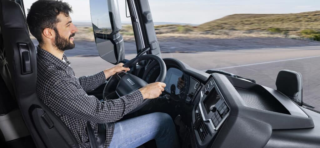 IVECO S WAY 03