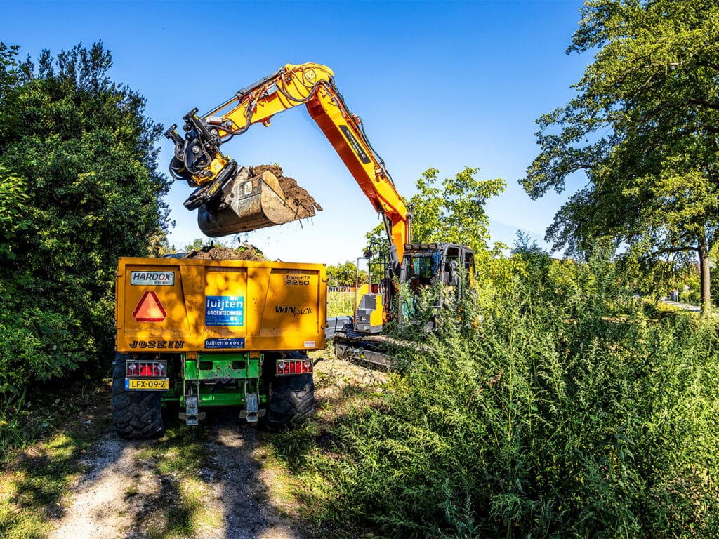 Luijten Nuth 05 aan het laden