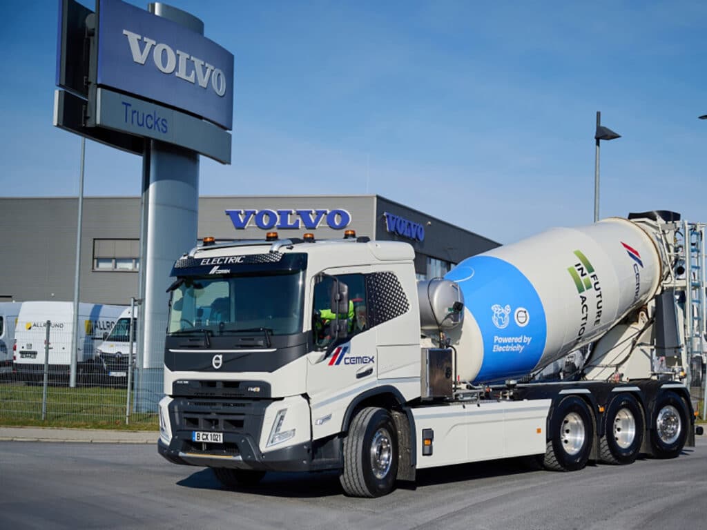 Volvo Trucks delivers first heavy-duty electric concrete mixer to CEMEX