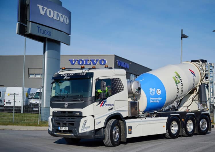 Volvo Trucks levert de eerste elektrische betonmixer voor zwaar gebruik aan CEMEX 2