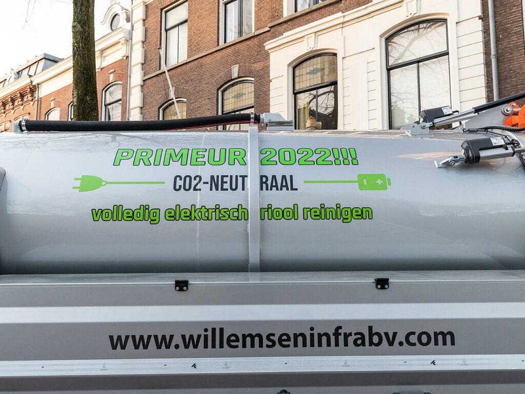 Volledig elektrisch riool reinigen