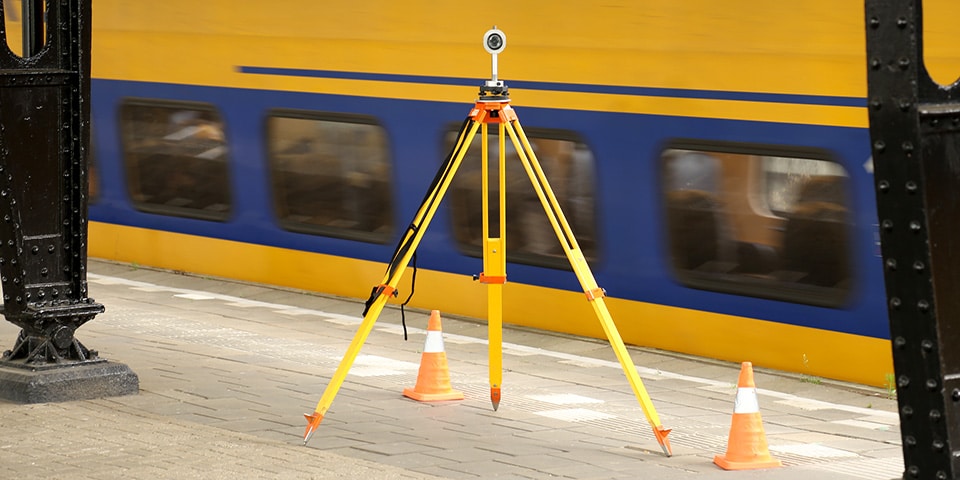 aan het werk station
