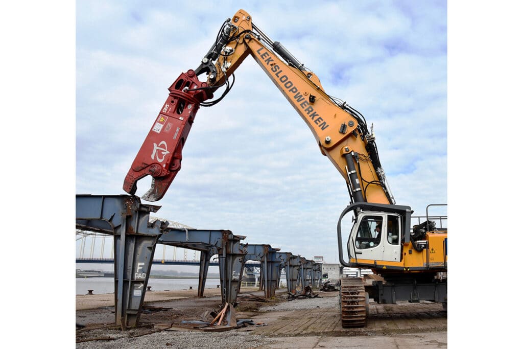 bmb317Liebherr leidingbrug incl logo Saes 218x213ENT ID368825 1024x683 1