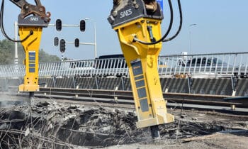 epiroc hb4100 en epiroc hb7000 op viaduct