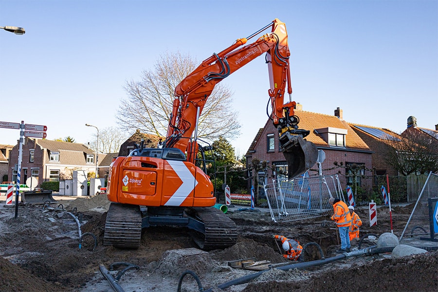 Compacte Kobelco SK270SRLC-7 2PB voor Zijlstra Infra B.V.