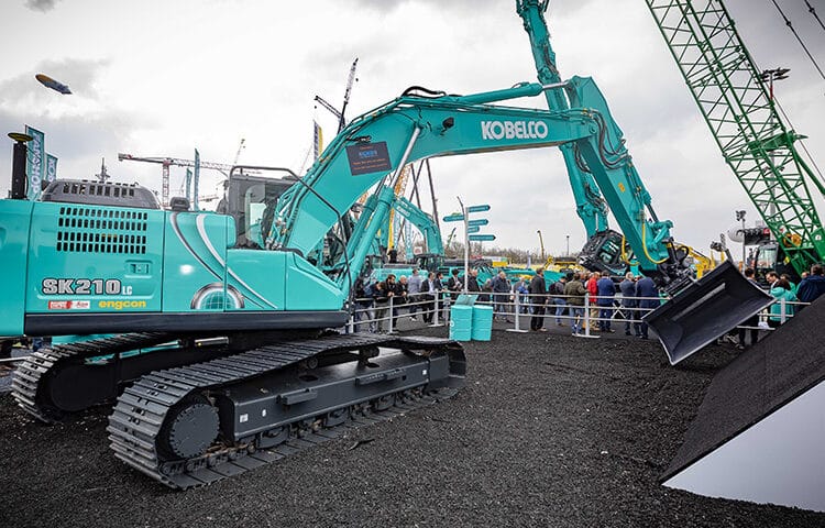 kobelco bauma photo engcon