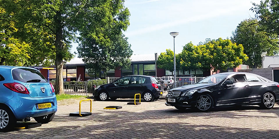 De parkeerbeugel met afstandsbediening