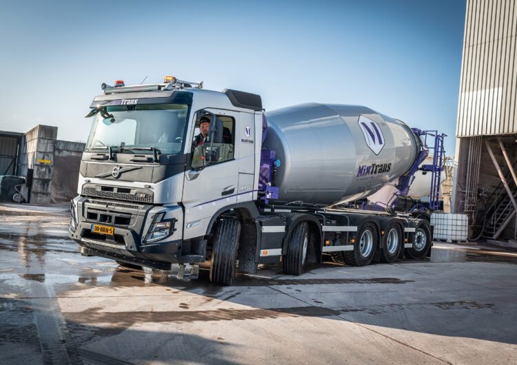 new volvo fmx mixtrans steenwijk with driver