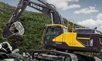 volvo benefits crawler excavator ec380e t4f built to last 2324x1200 1