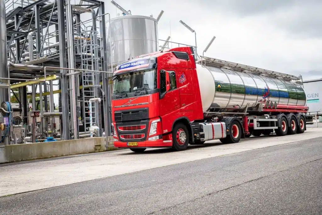 volvo fh light concept nijhof wassink met dakspoiler 1