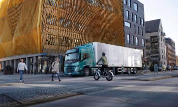 volvo fm electric in de stad