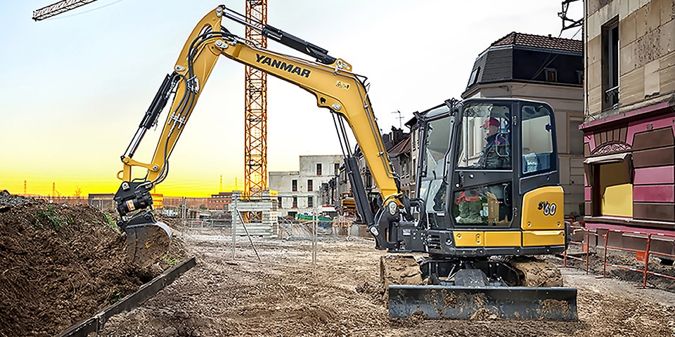 yanmar 03 de sv60 met zijn ruime cabine