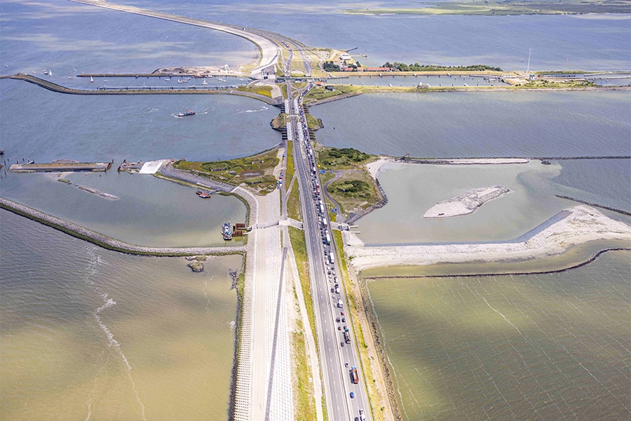 ‘Aan de buitenkant van de Afsluitdijk zie je niet hoeveel werk er verzet wordt’