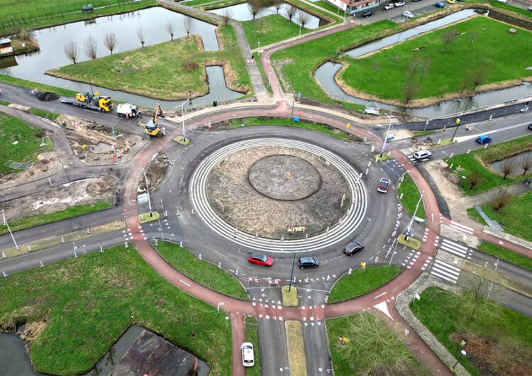 Het verkeer wordt in goede banen geleid