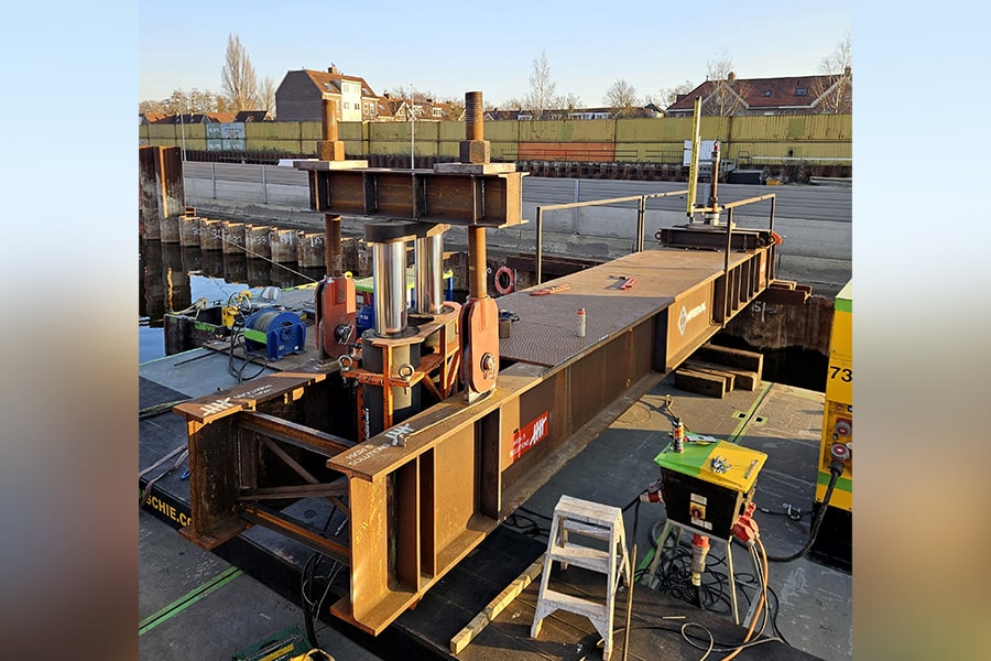 Beproeven ankerpalen vanaf water en damwand 1