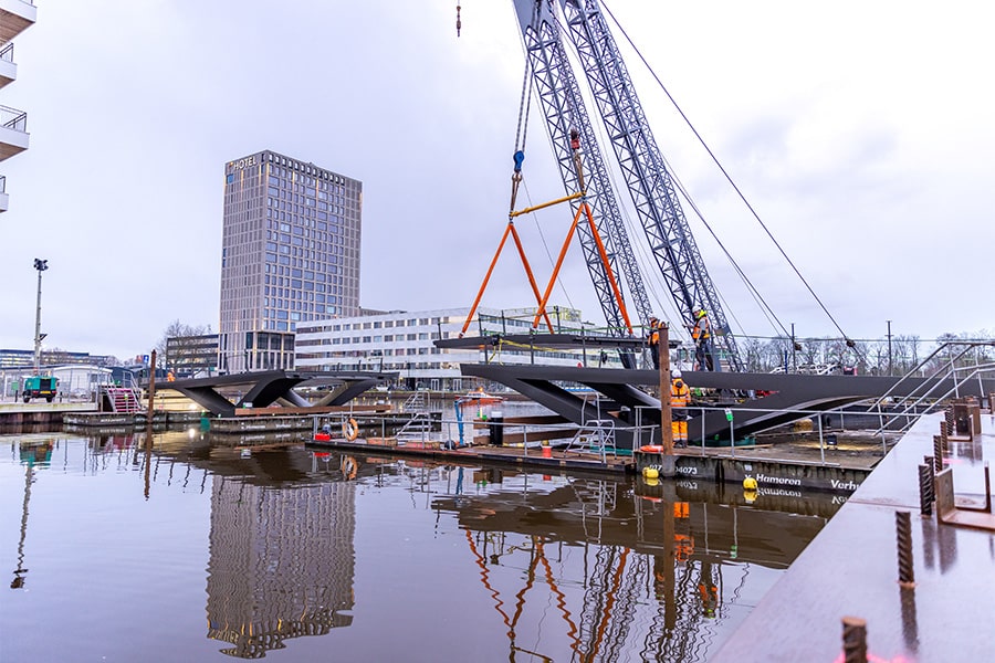 Leader in (architectural) bridge construction 2