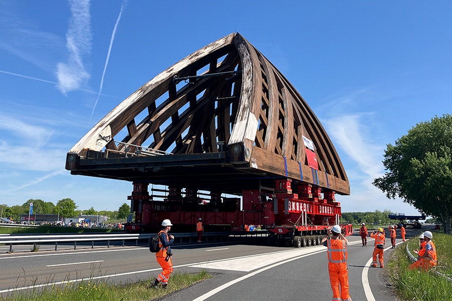 Krúsrak bridge: controlled renovation and smart allocation of contract 3