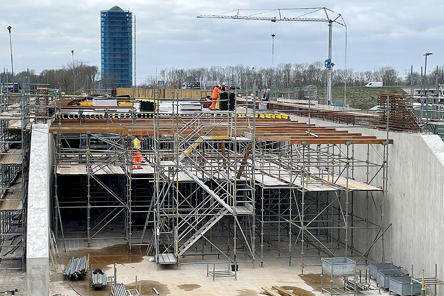 Flexibele ondersteuningsconstructies voor twee kunstwerken 1