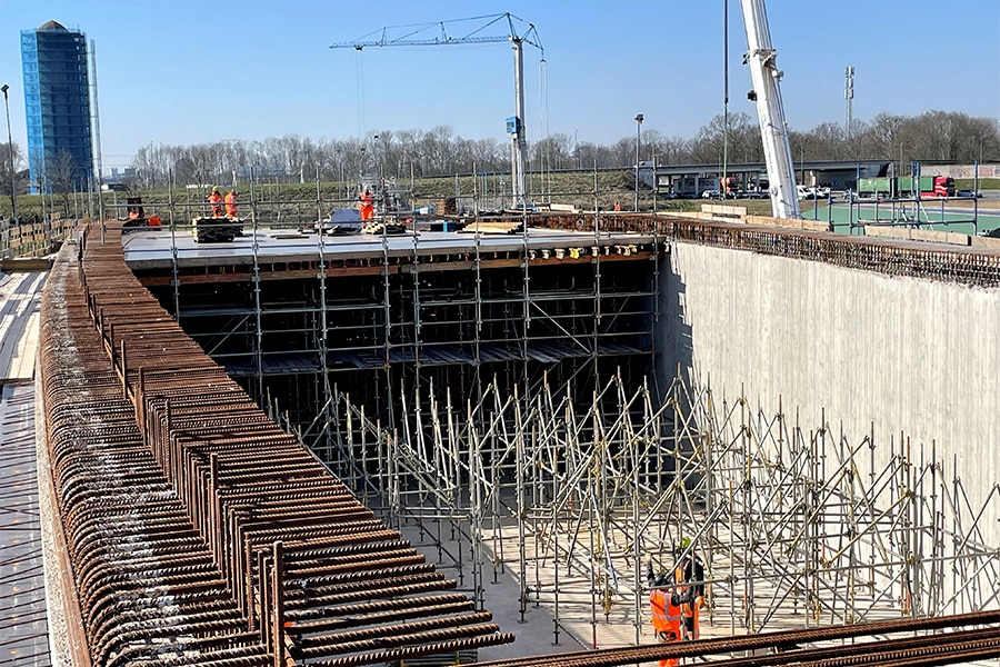 Flexibele ondersteuningsconstructies voor twee kunstwerken 1