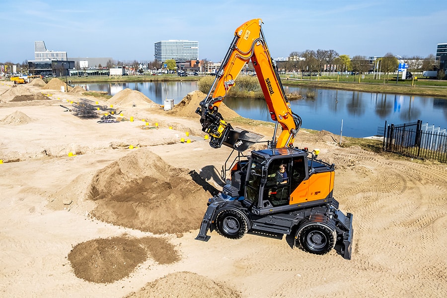 Staad's first own electric excavator now available for pre-order 1