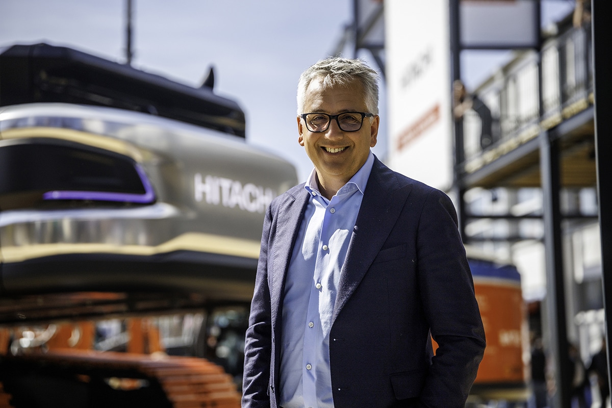 Hitachi Construction Machinery becomes LANDCROS 5