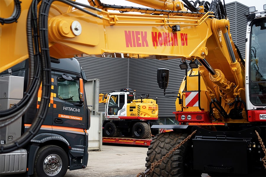 Niek Konijn versterkt machinepark met vijf Hitachi graafmachines 4
