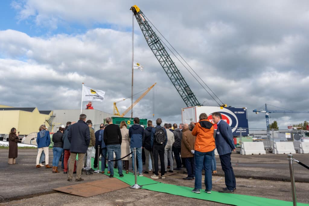 Nederlands eerste volledig Zero Emission draadkraanschip is een feit  1