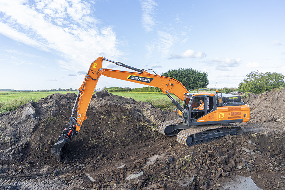 Develon launches new range of electric excavators, delivering full performance with zero emissions 6