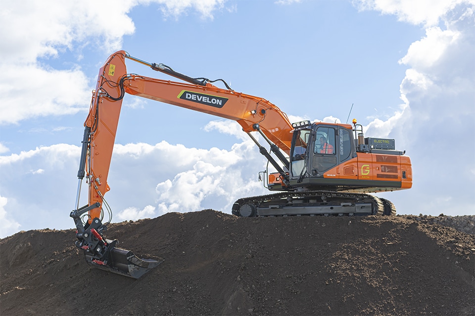 Develon lanceert nieuwe reeks elektrische graafmachines, die volledige prestaties leveren zonder uitstoot 1