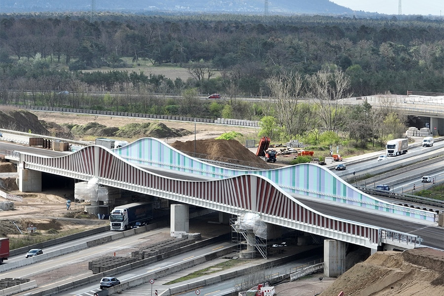 Smart sliding system for new bridges at the Darmstadt interchange 1