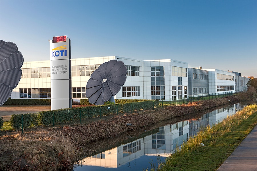 Louwers Mediagroep – Erd-/Straßen-/Wasserbau Niederlande