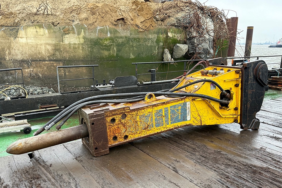 Hightech precisiewerk onder zwaar stromend water 3