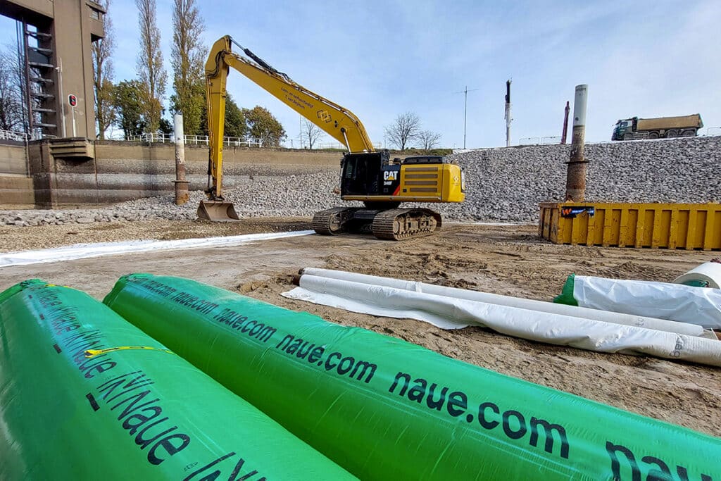 Robuuste afdichting met bentonietmatten Westkolk Sluis Born 2