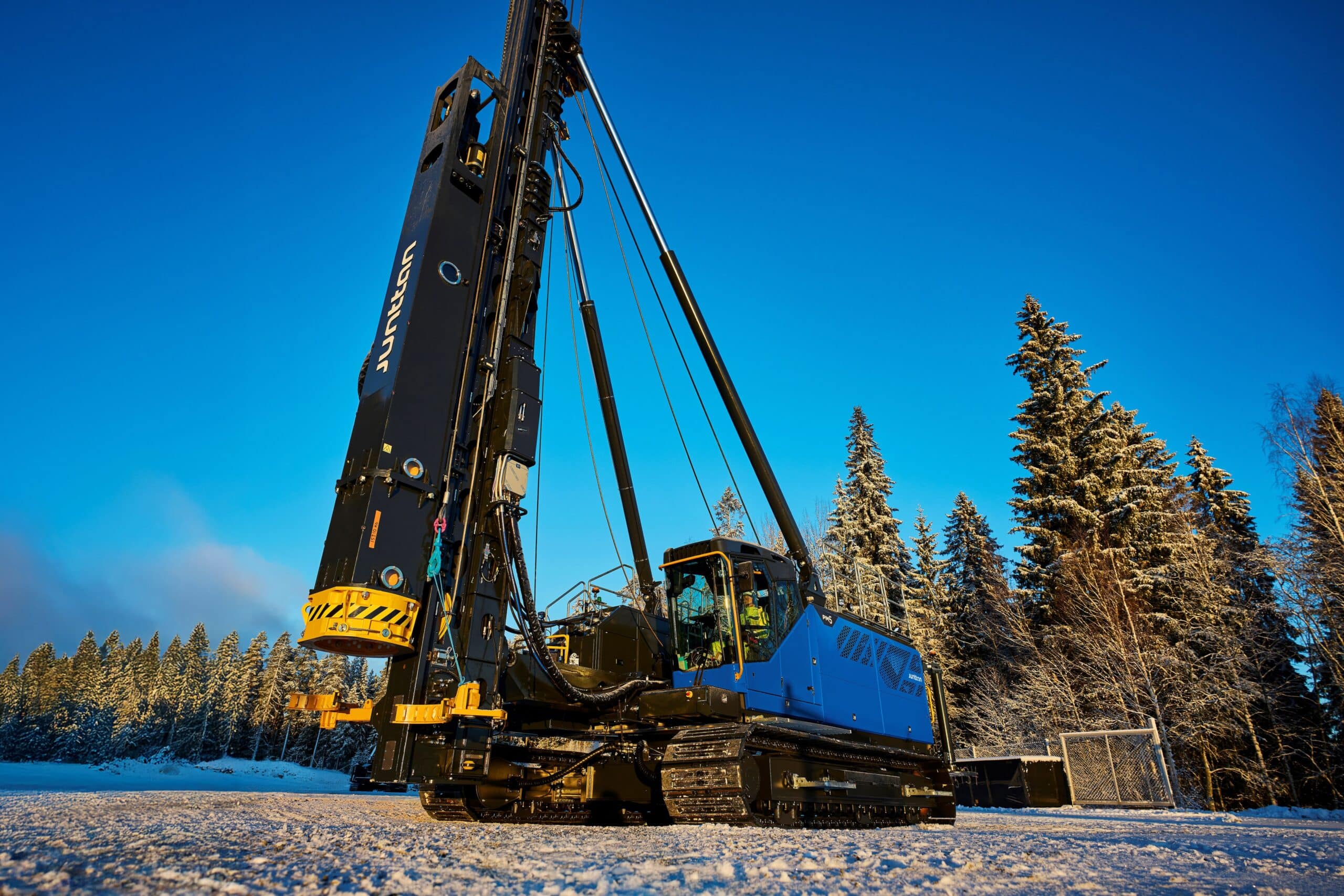 Junttan unveils the new PM5 next-generation pile driving rig 1