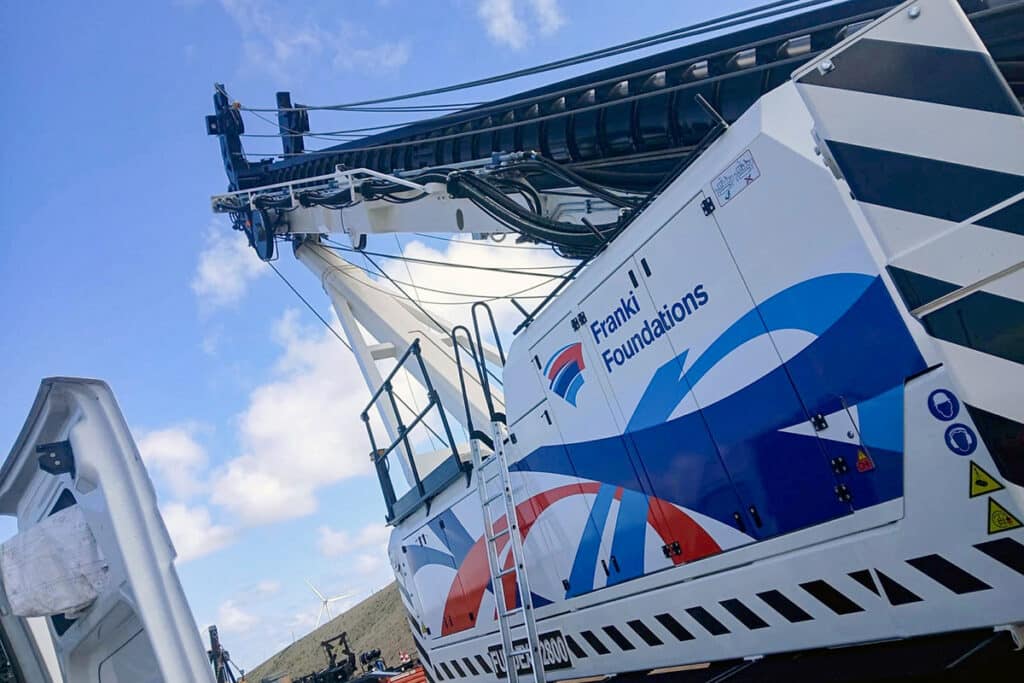 Two pile systems, one efficient foundation result 1