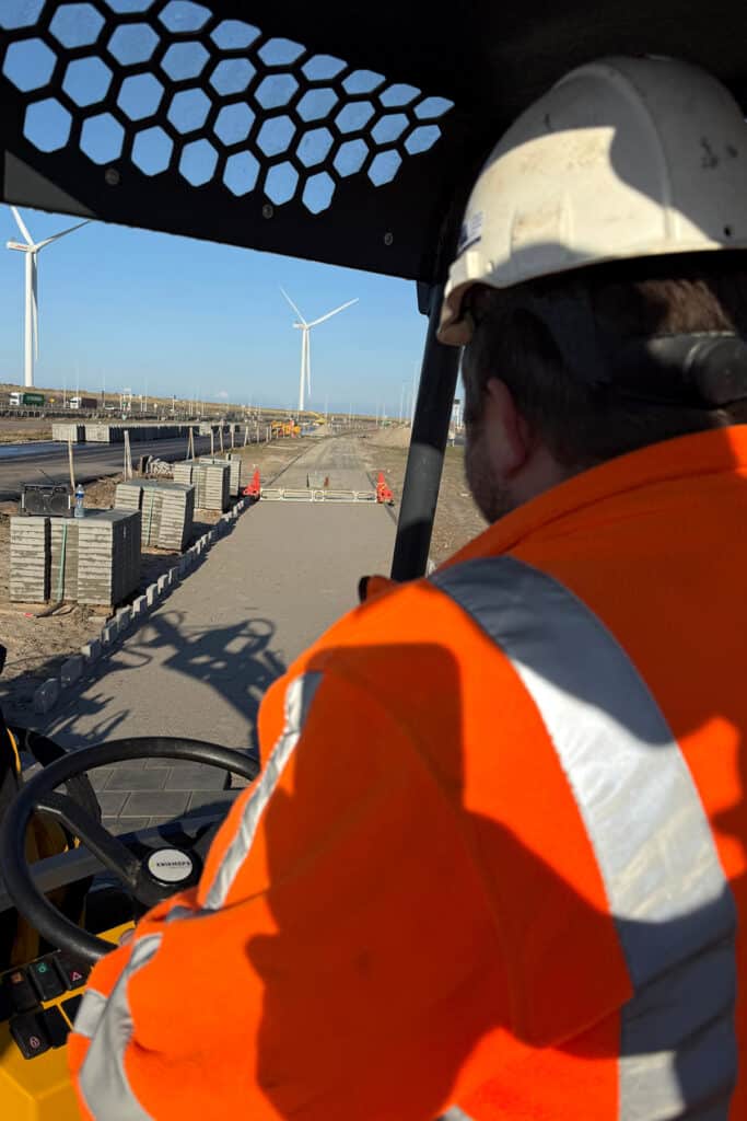 Machinaal vakmanschap voor fietsverbinding én elementenverhardingen 3