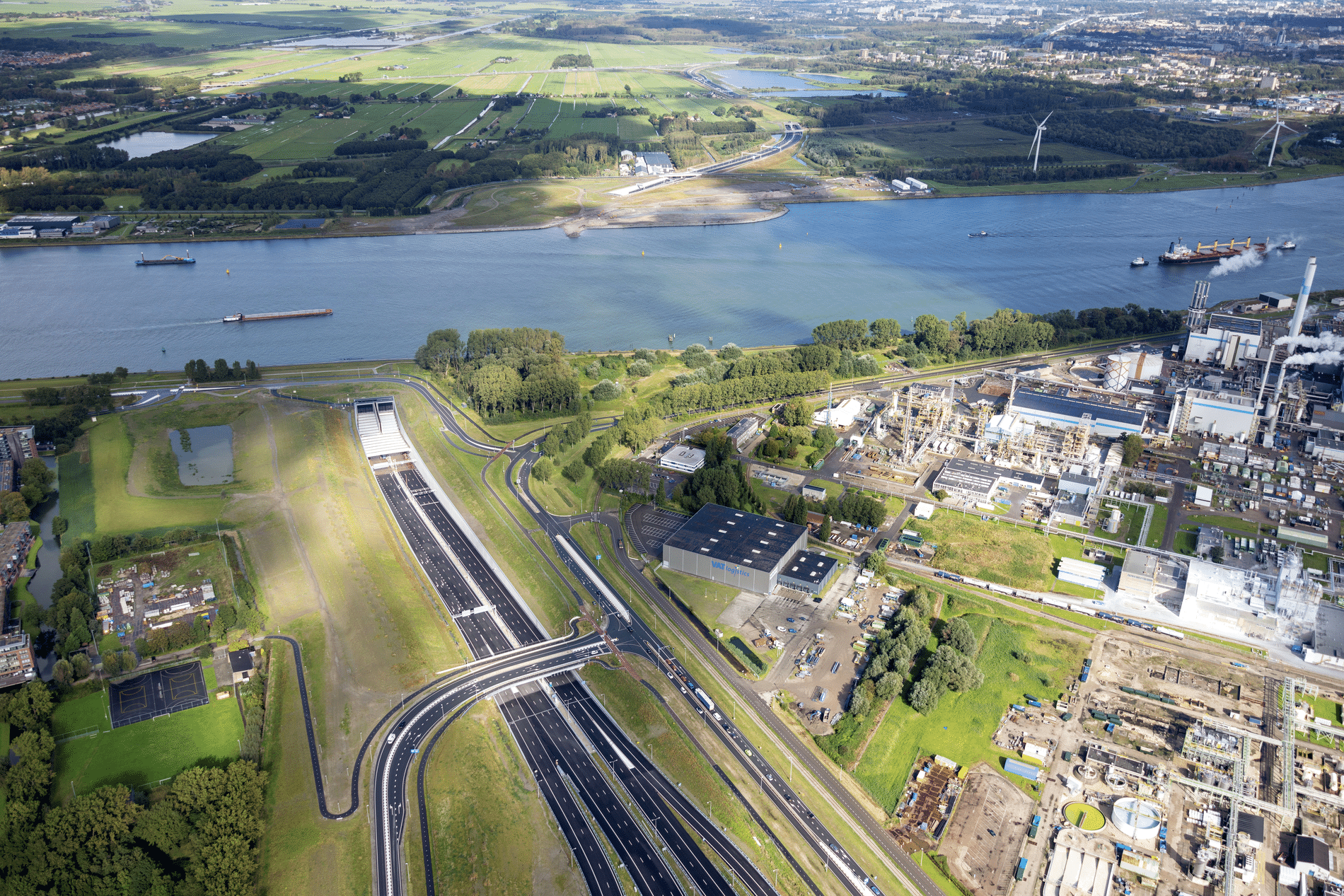 Tunnel specialists: from plan to opening 1