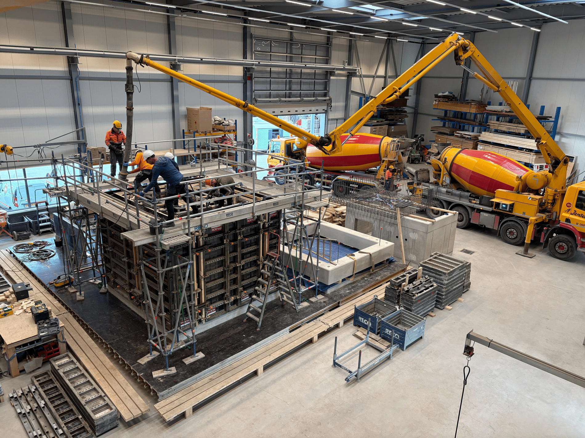 Primeur in Voorschoten: overstortvoorziening uit geopolymeerbeton 1